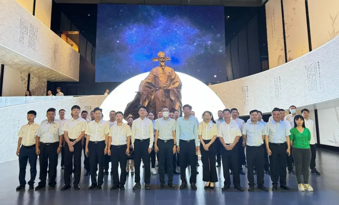 华体会体育开展警示教育活动.jpg